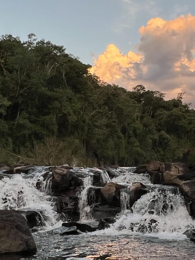 Salto del arroyo Paranay al atardecer